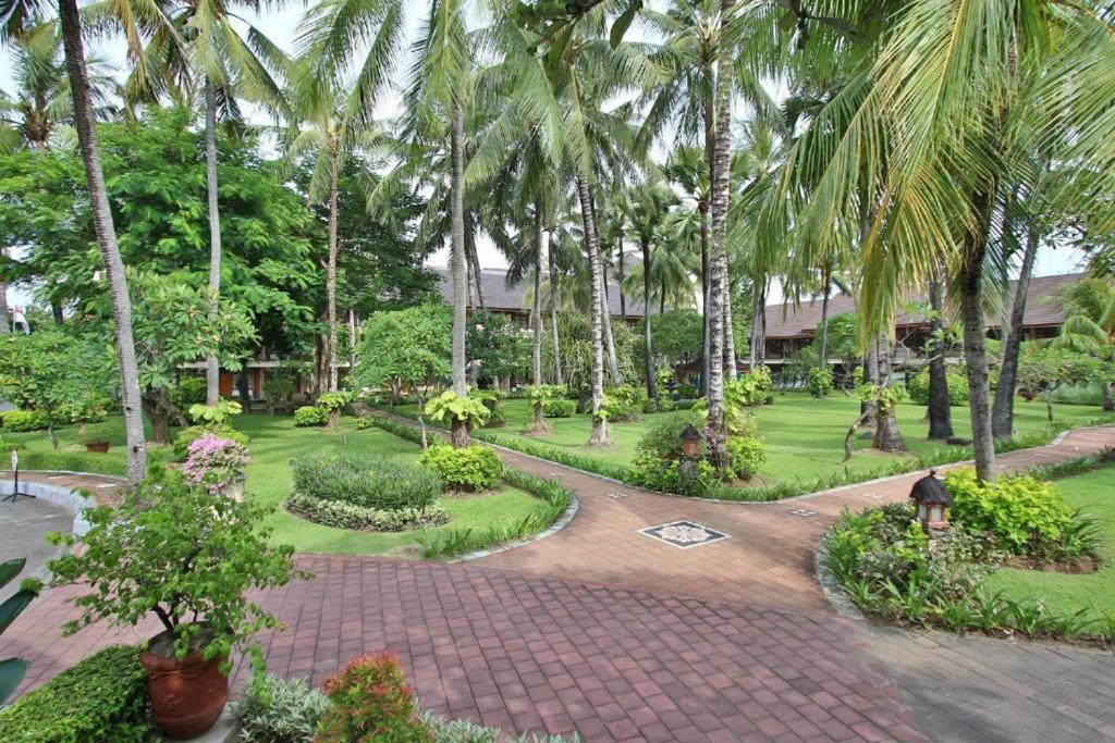 Club Bali Suite Legian エクステリア 写真